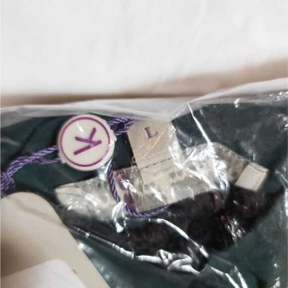 KIMI + KAI Faye Maternity Mock Neck Lace Top Black L - Picture 5 of 6